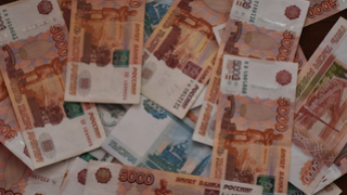 Сотрудники банков и полицейский выманили у саратовцев 1,8 миллиона рублей