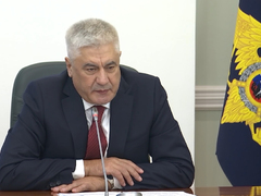 Глава МВД Владимир Колокольцев наградил руководителя саратовского главка