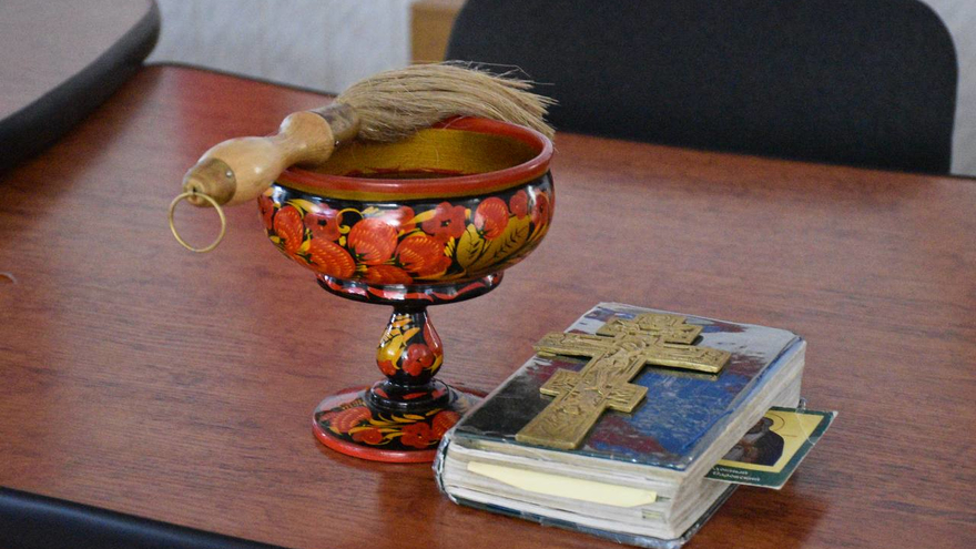 Еще вчера занимались спортом, отдыхали: саратовских призывников окропили святой водой и отправили служить