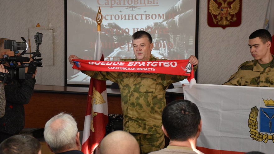 Еще вчера занимались спортом, отдыхали: саратовских призывников окропили святой водой и отправили служить