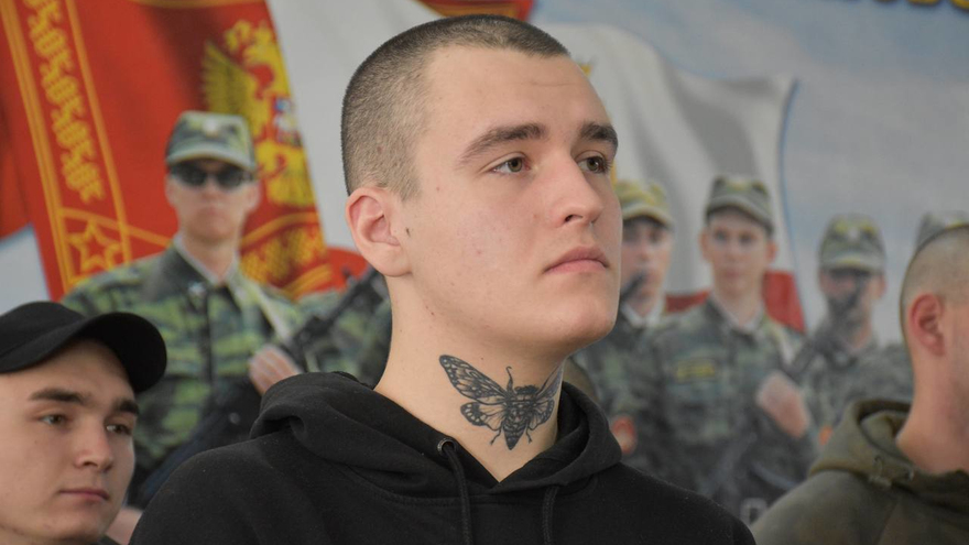 Еще вчера занимались спортом, отдыхали: саратовских призывников окропили святой водой и отправили служить