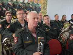 Еще вчера занимались спортом, отдыхали: саратовских призывников окропили святой водой и отправили служить