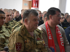 Еще вчера занимались спортом, отдыхали: саратовских призывников окропили святой водой и отправили служить