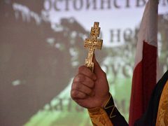 Еще вчера занимались спортом, отдыхали: саратовских призывников окропили святой водой и отправили служить