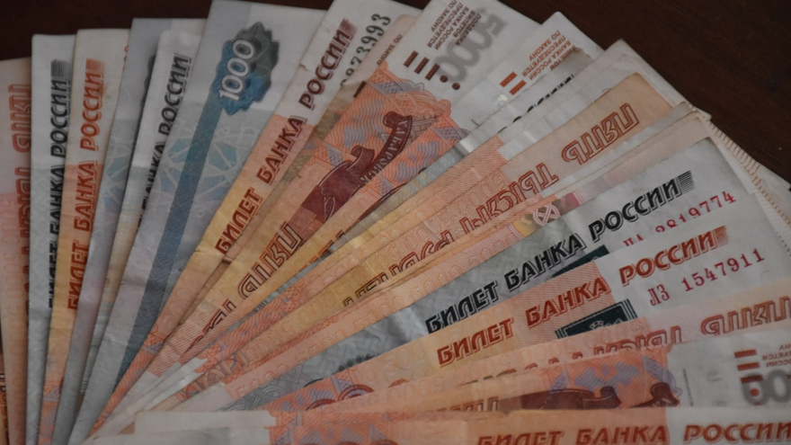 В Саратове на сотрудников налоговой службы завели дело за взятку