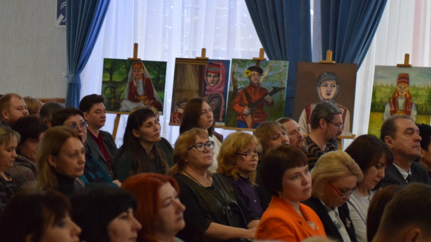 Министр раскритиковала учреждения культуры за роскошные выходные в субботу и воскресенье