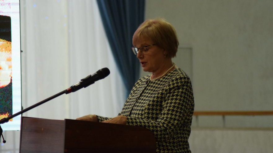 Министр раскритиковала учреждения культуры за роскошные выходные в субботу и воскресенье