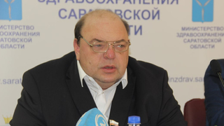 Министр: женщины чаще мужчин заражаются коронавирусом, потому что больше перемещаются