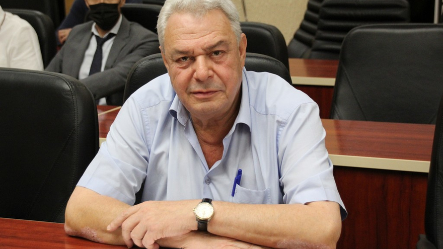 Фирму-дочку экс-депутата Леонида Писного поймали на затягивании сроков возведения пристройки к школе