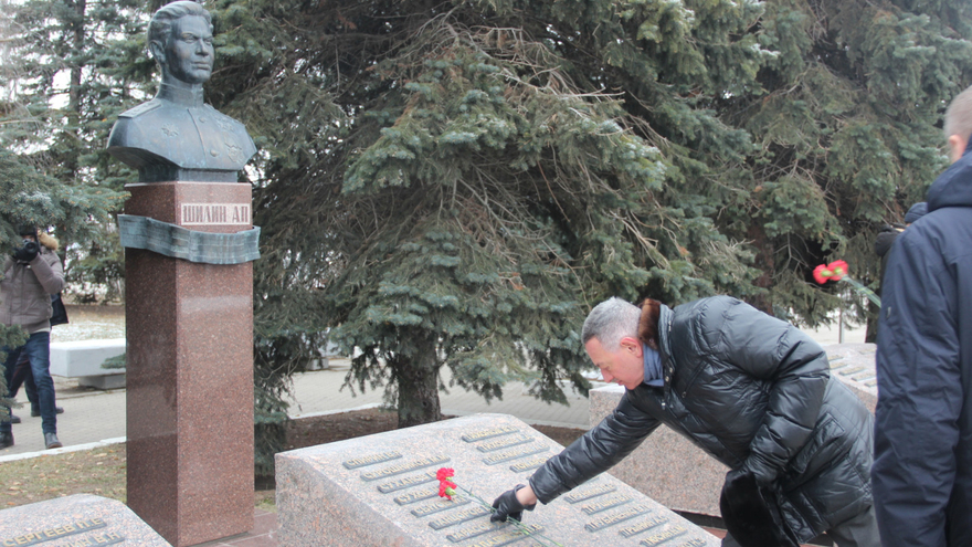 170 имен. Данные погибших в СВО саратовцев занесли на памятную стену в Саратове