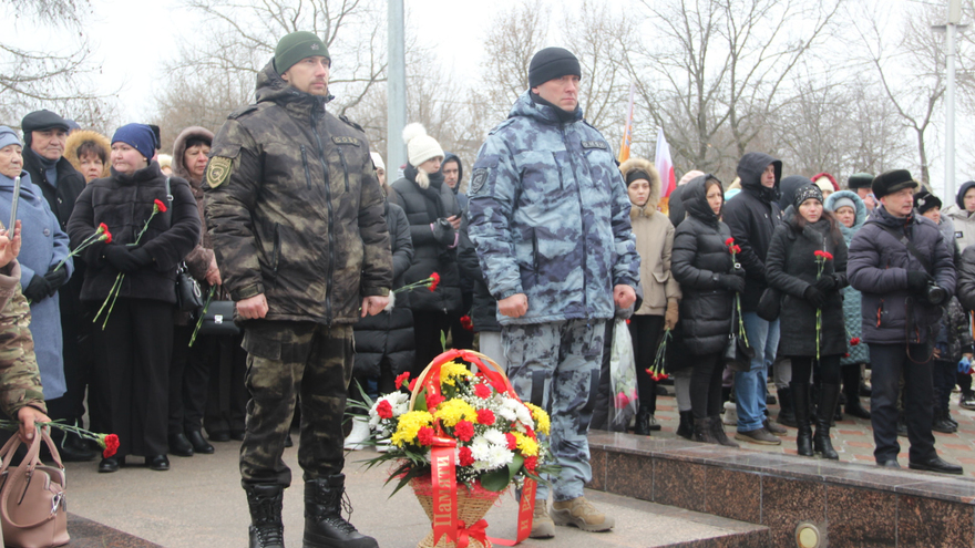 170 имен. Данные погибших в СВО саратовцев занесли на памятную стену в Саратове