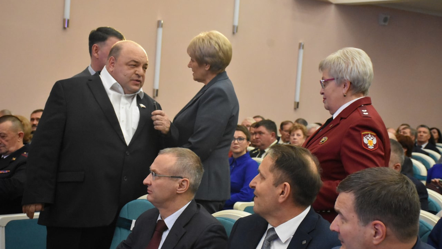 В саратовском правительстве отметили День Конституции (фоторепортаж)