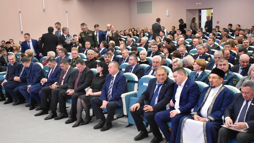 В саратовском правительстве отметили День Конституции (фоторепортаж)