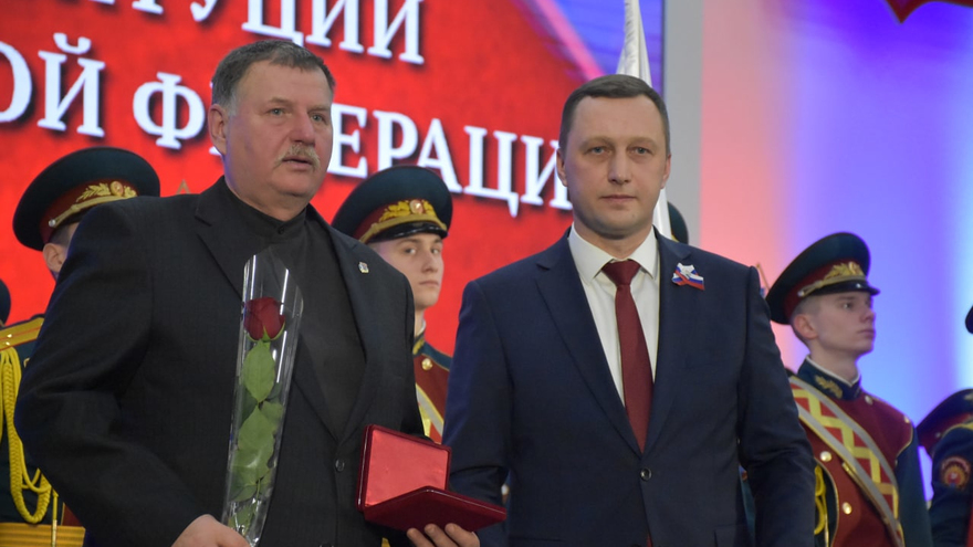 В саратовском правительстве отметили День Конституции (фоторепортаж)