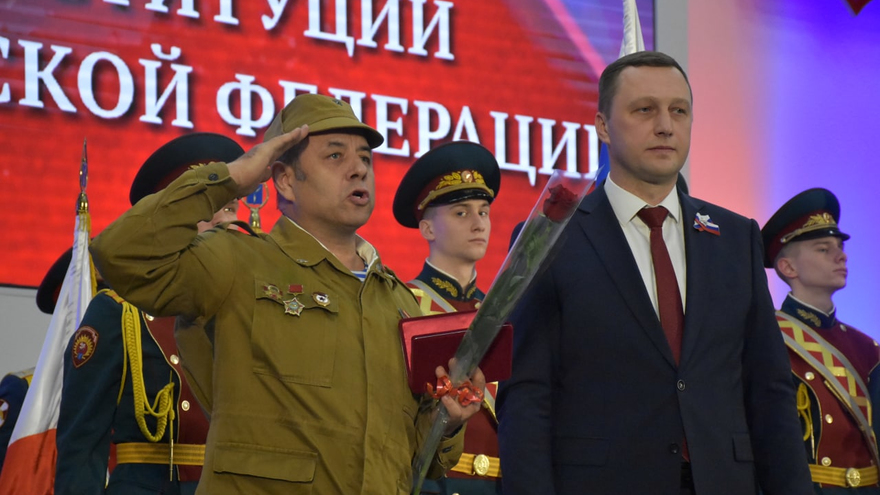 В саратовском правительстве отметили День Конституции (фоторепортаж)