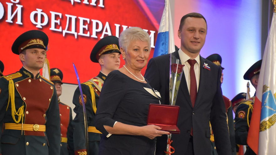 В саратовском правительстве отметили День Конституции (фоторепортаж)
