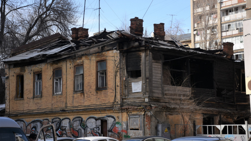 В центре Саратова мужчина погиб на пожаре в расселенном доме