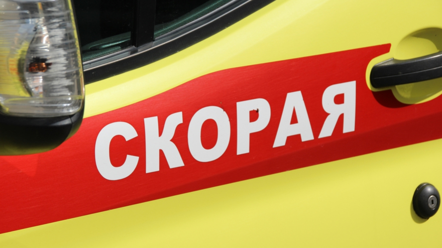 В Саратове пьяный мужчина избил сотрудника реанимации