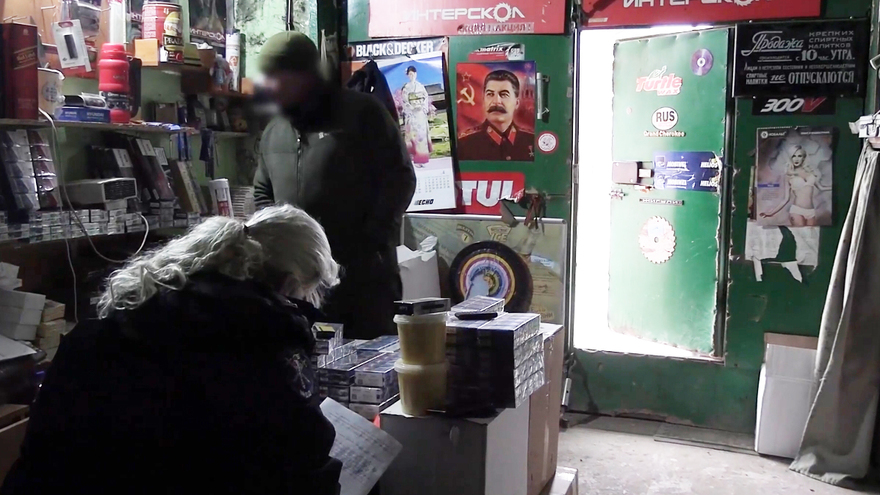 В Саратове нашли крупное хранилище контрафактных сигарет и алкоголя