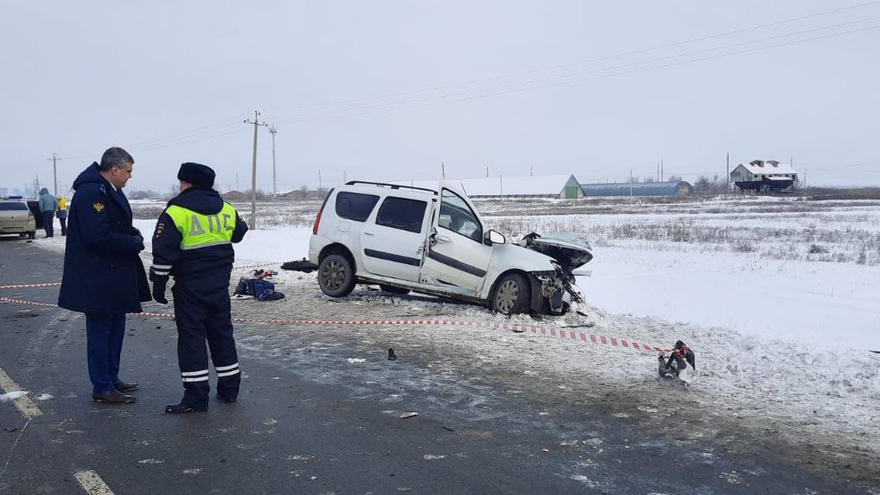Автокатастрофа с четырьмя погибшими в Саратовской области: Лада райбольницы везла людей на медпроцедуры