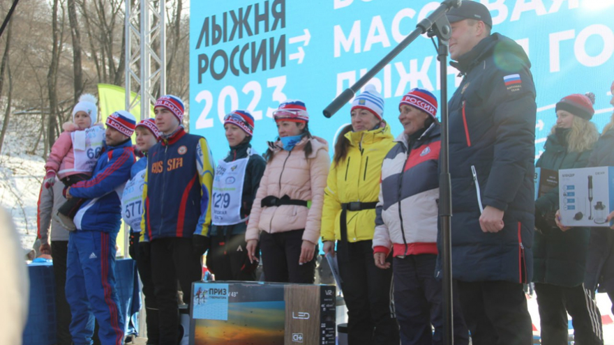 Лыжня России 2023 в Саратове: любители спорта поборолись за мультиварки и электрогриль от губернатора