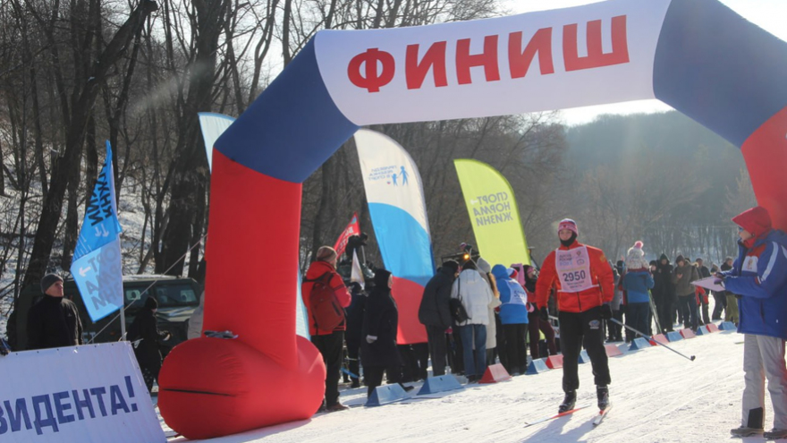 Лыжня России 2023 в Саратове: любители спорта поборолись за мультиварки и электрогриль от губернатора