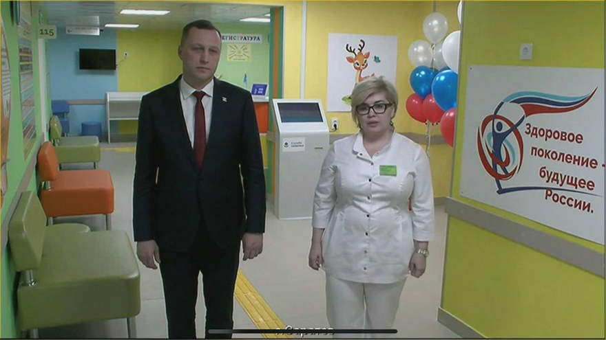 Бусаргин на открытии двух поликлиник в Саратове рассказал Путину о главном результате в здравоохранении