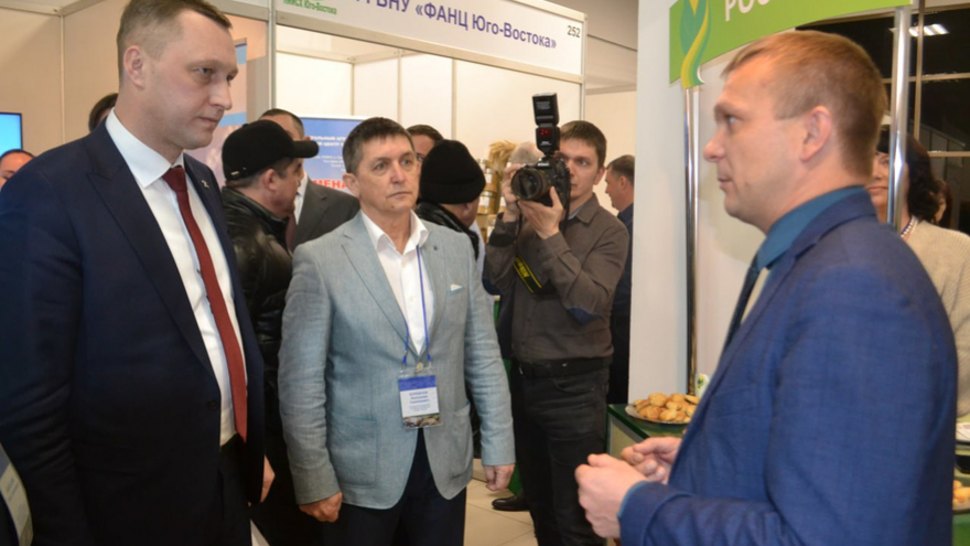 Саратовский губернатор посоветовал министру сельского хозяйства стыдиться результатов работы