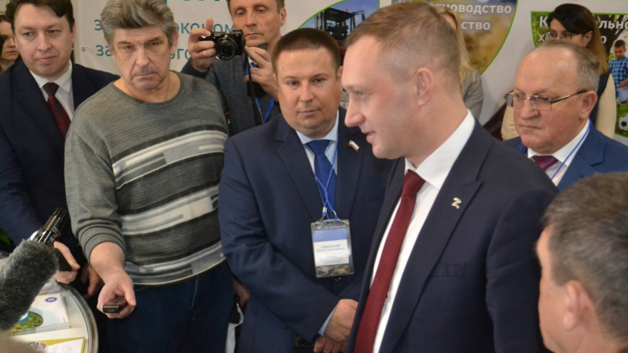Саратовский губернатор посоветовал министру сельского хозяйства стыдиться результатов работы