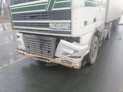 В Балакове водитель семерки пострадал в массовом ДТП с участием грузовиков