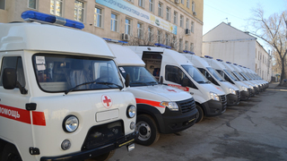 Саратовская область получила современную медицинскую машину: внутри – гинекологическое кресло, флюорограф, дефибриллятор, аппарат ЭКГ и ростометр