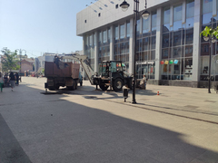 На проспекте Столыпина начали менять землю для высадки новых деревьев