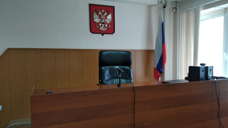 Водитель разбил кроссовер в дорожной яме и отсудил деньги у Автобана