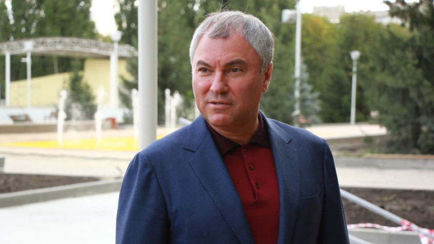 Не имели права!: Володин потребовал вычислить чиновников, разрешивших строить магазины на участках для школ