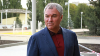 Не имели права!: Володин потребовал вычислить чиновников, разрешивших строить магазины на участках для школ