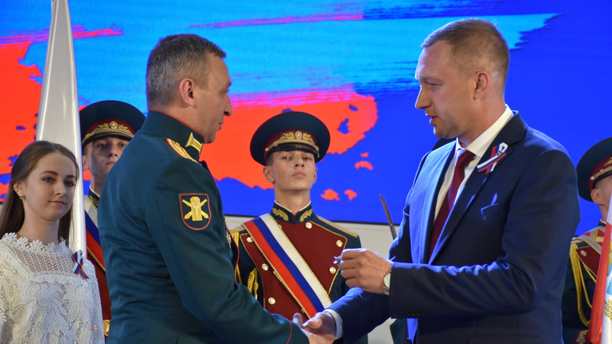 День России – 2023: в саратовском правительстве наградили спасателей, ученых, общественников и военных