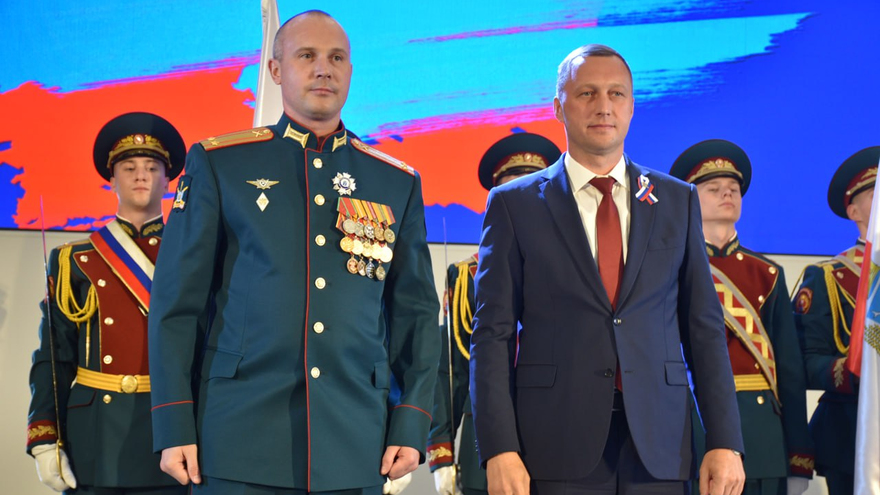 День России – 2023: в саратовском правительстве наградили спасателей, ученых, общественников и военных