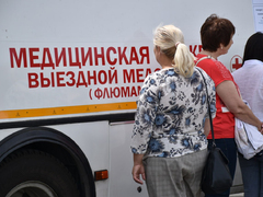 В центре Саратова выстроились очереди к онкологам, окулистам и кардиологам