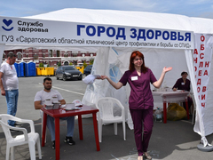 В центре Саратова выстроились очереди к онкологам, окулистам и кардиологам