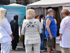 В центре Саратова выстроились очереди к онкологам, окулистам и кардиологам