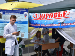 В центре Саратова выстроились очереди к онкологам, окулистам и кардиологам