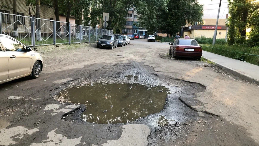 И 100 миллионов мало: в Саратове 60% дворов требуют ремонта