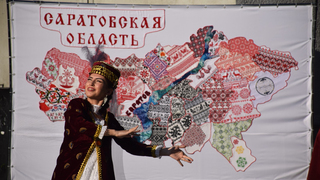 Наш оберег: в Саратове представили вышитую карту региона