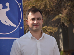Ржавые кресла, осыпающаяся штукатурка, вспученные полы: министр заявил, что стадиону Локомотив нужен ремонт