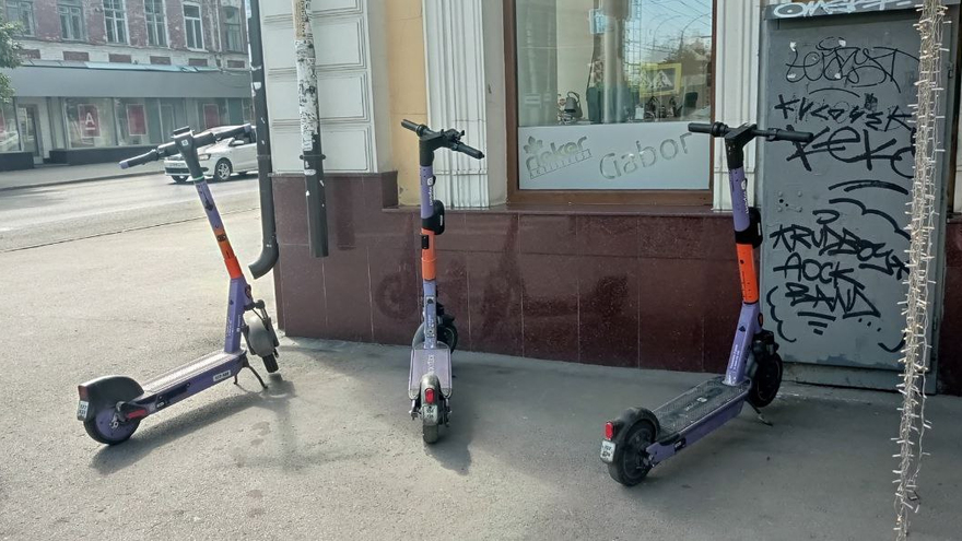 В центре Саратова планируют ограничить скорость электросамокатов: список улиц