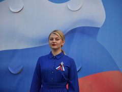 В центре Саратова устроили концерт в честь Дня Государственного флага России 