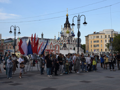 В центре Саратова устроили концерт в честь Дня Государственного флага России 