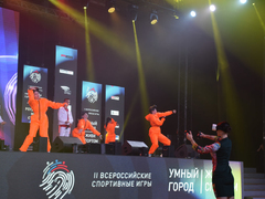 Умный Город: в Саратове выступили DJ Грув и экс-солист Премьер-министра