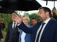 Вице-премьеру Правительства РФ Виктории Абрамченко показали крупнейший коллектор Саратова