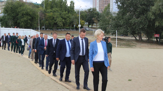 Вице-премьеру Правительства РФ Виктории Абрамченко показали крупнейший коллектор Саратова